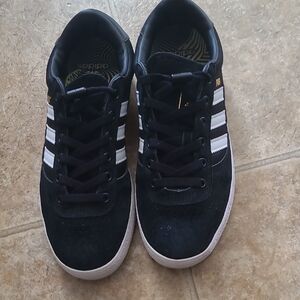 Adidas Puig Indoor skate shoe